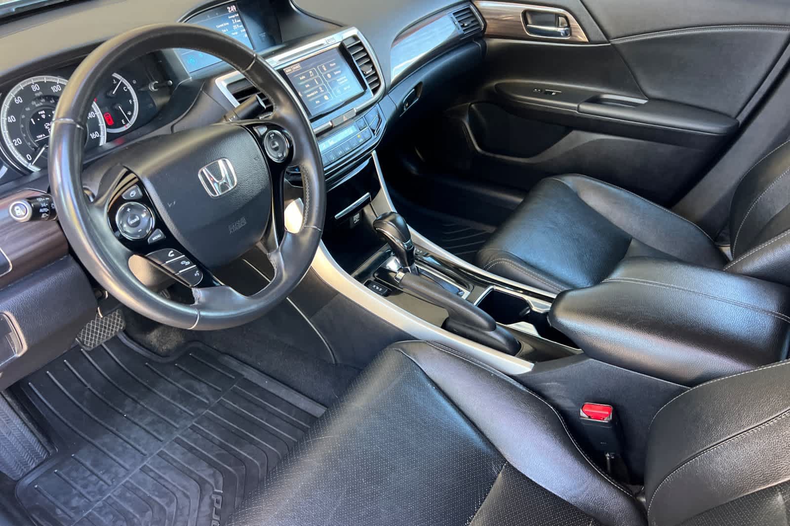Used 2017 Honda Accord EX-L image 11