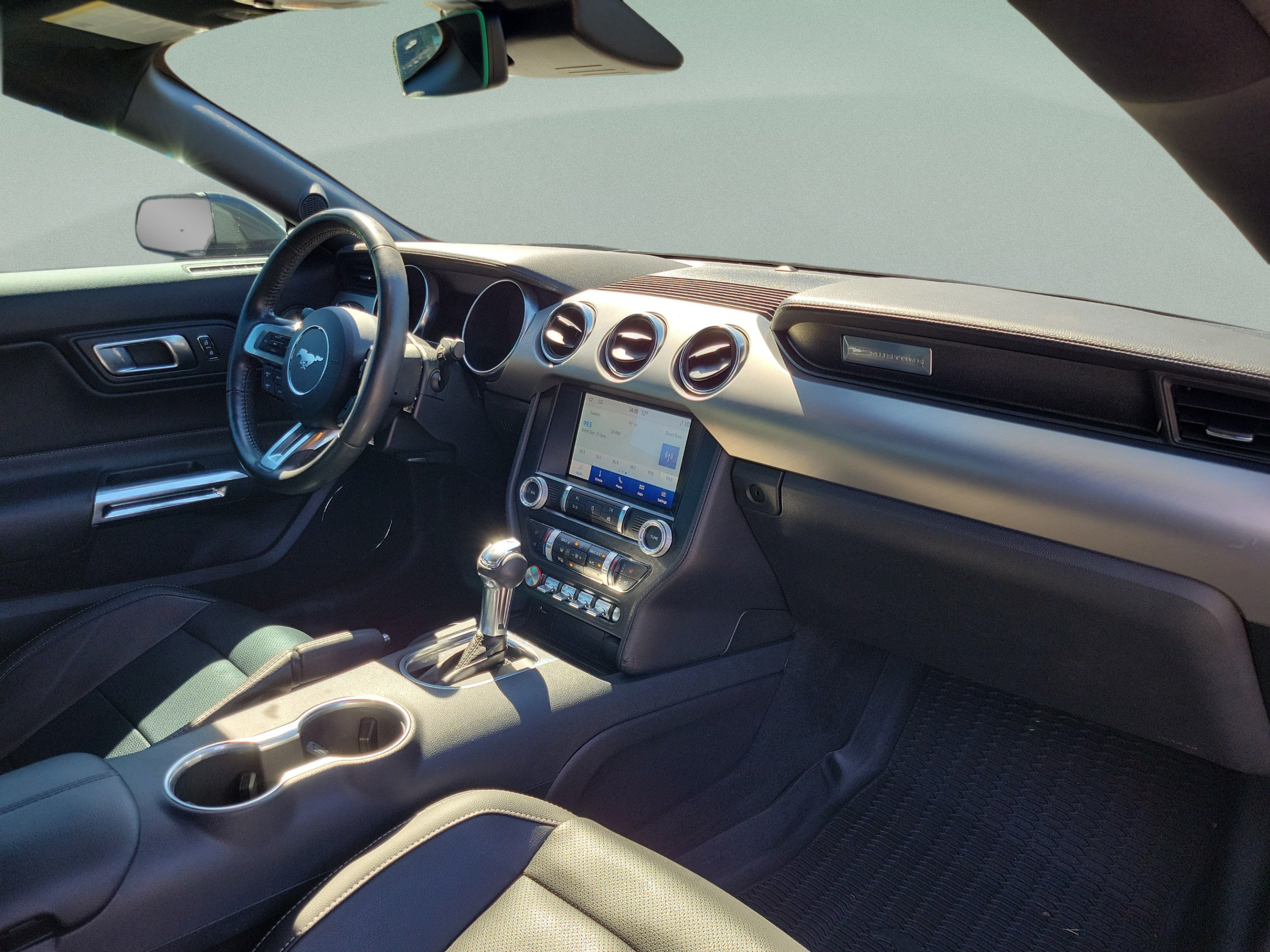 Used 2022 Ford Mustang Premium RWD image 27