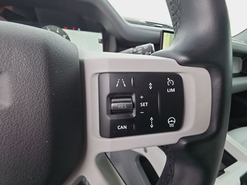 Certified 2025 Land Rover Defender 130 X-Dynamic SE AWD/4WD image 19