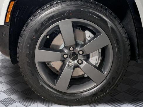 New 2026 Land Rover Defender 110 X-Dynamic SE AWD/4WD image 9