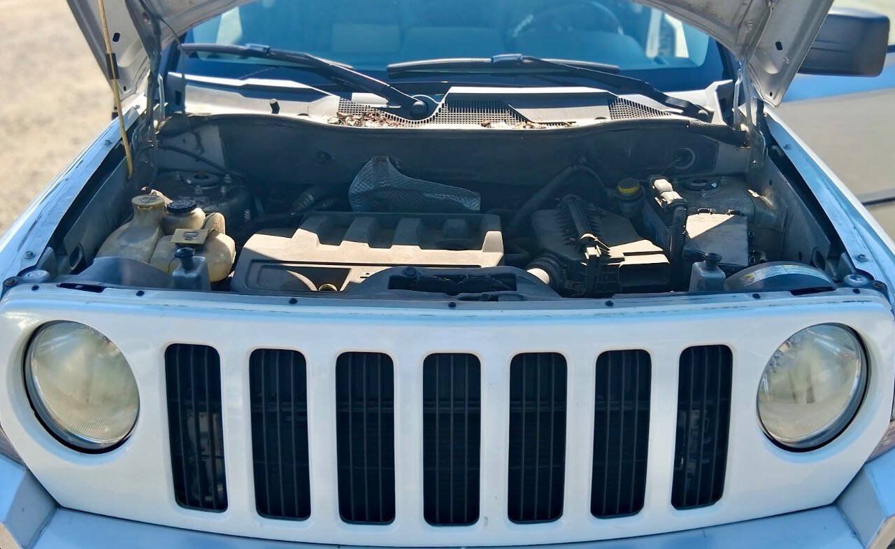 Used 2007 Jeep Patriot Limited w/ Driver Convenience Group FWD image 7