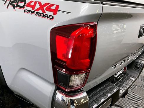Used 2019 Toyota Tacoma TRD Off-Road AWD/4WD image 26