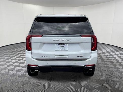 Used 2025 GMC Yukon Denali Ultimate AWD/4WD image 5