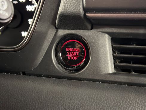 Certified 2025 Honda Pilot TrailSport image 26