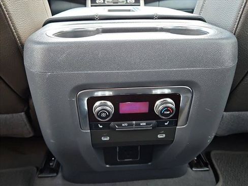 Used 2023 GMC Yukon Denali AWD/4WD image 17