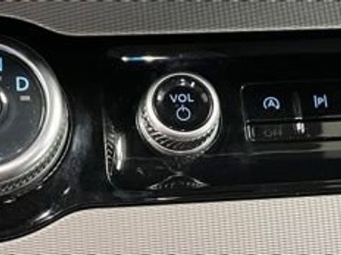 Used 2025 Ford Expedition Active AWD/4WD image 37