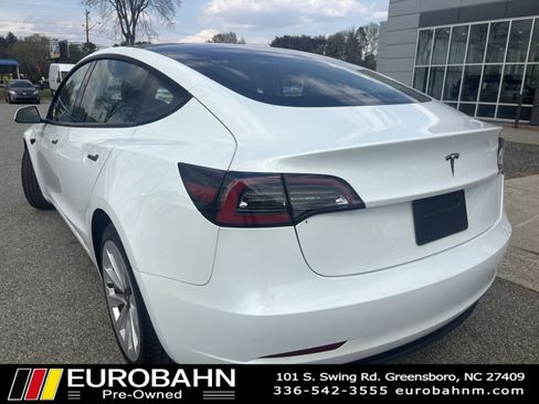 Used 2023 Tesla Model 3 Standard Range image 3