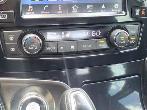 Used 2017 Nissan Maxima Platinum FWD image 14