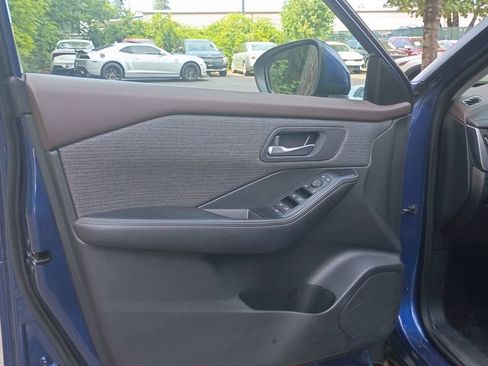 Used 2023 Nissan Rogue SV AWD/4WD image 15