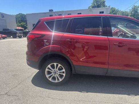 Used 2019 Ford Escape SE AWD/4WD image 4