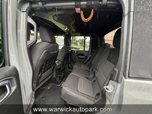 Used 2021 Jeep Gladiator Mojave AWD/4WD image 10