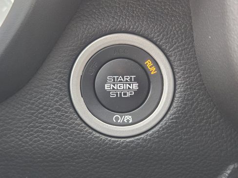 Used 2024 RAM 1500 Laramie RWD image 24