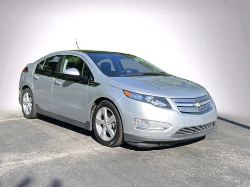 Used 2012 Chevrolet Volt Premium w/ Premium Trim Package FWD image 2