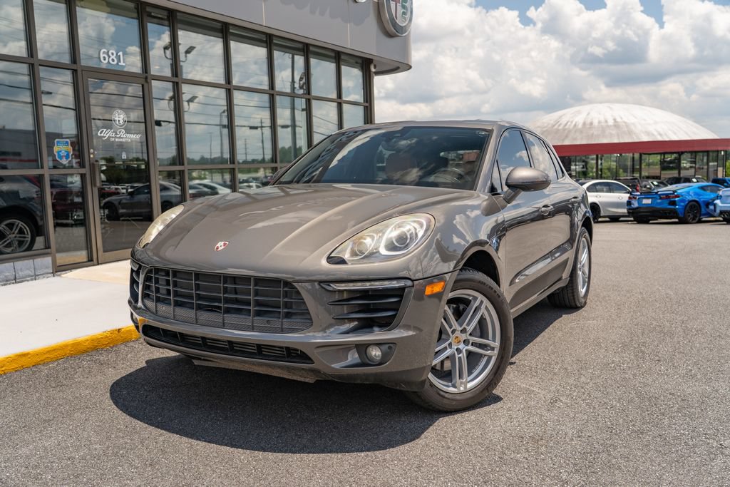Used 2018 Porsche Macan AWD/4WD image 2