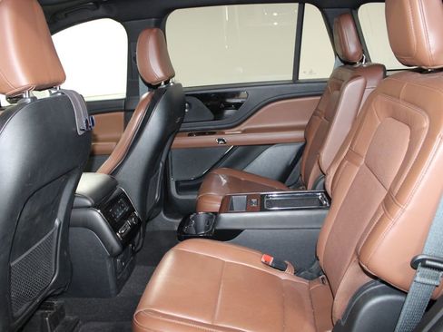 Used 2021 Lincoln Aviator Reserve w/ Equipment Group 201A AWD/4WD image 19