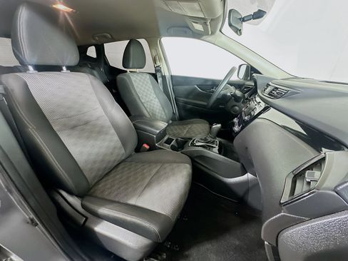 Used 2018 Nissan Rogue Sport SV image 28