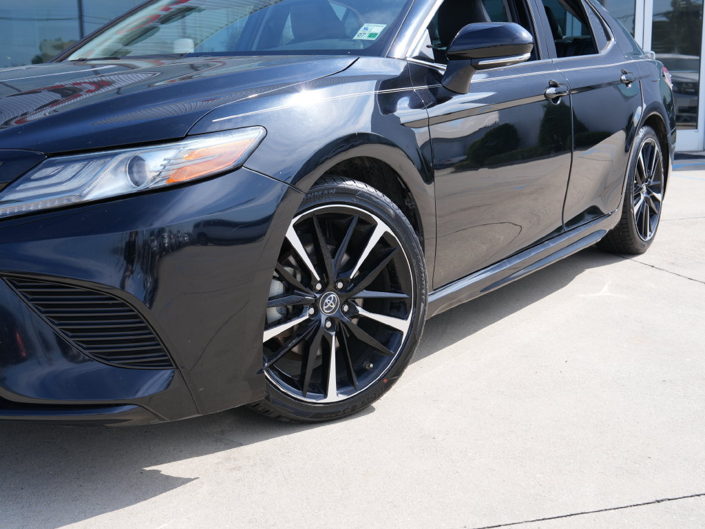 Used 2019 Toyota Camry XSE FWD image 9