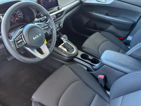 Used 2023 Kia Forte LXS FWD image 5