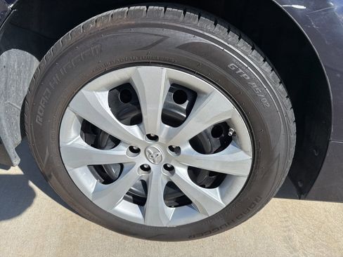 Used 2022 Toyota Corolla LE image 19