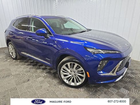 Used 2024 Buick Envision Avenir AWD/4WD image 9