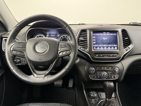 Used 2019 Jeep Cherokee Trailhawk image 23