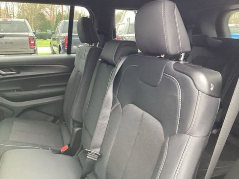 New 2025 Jeep Grand Cherokee L Laredo w/ Luxury Tech Group I image 21