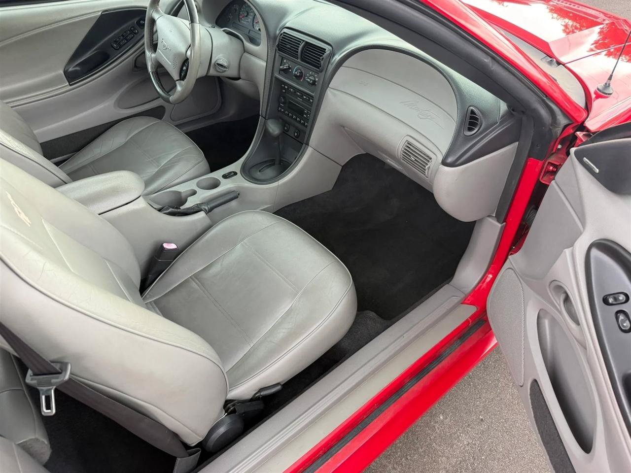 Used 2002 Ford Mustang Convertible RWD image 28