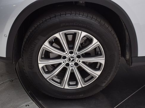 Certified 2025 Mercedes-Benz GLC 300 image 11