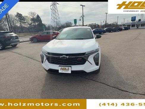 Certified 2024 Chevrolet Trax RS w/ Driver Confidence Package FWD image 3