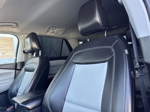 Used 2022 Ford Explorer XLT w/ Equipment Group 202A image 19