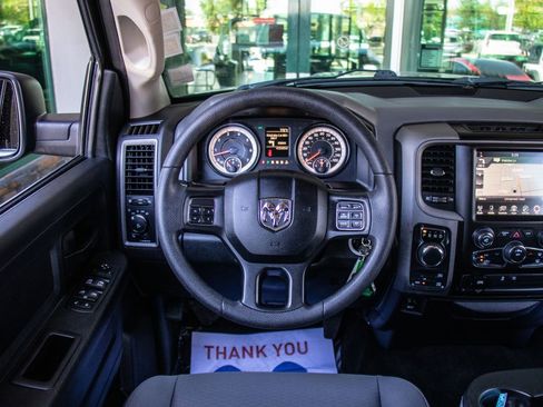 Used 2017 RAM 1500 Express AWD/4WD image 12