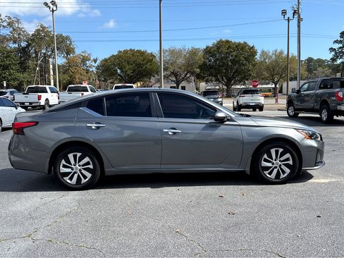 Used 2023 Nissan Altima 2.5 S image 25