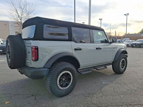 Used 2023 Ford Bronco Big Bend w/ Sasquatch Package image 4