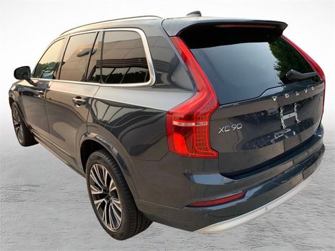 Used 2022 Volvo XC90 T5 Momentum w/ Climate Package AWD/4WD image 4