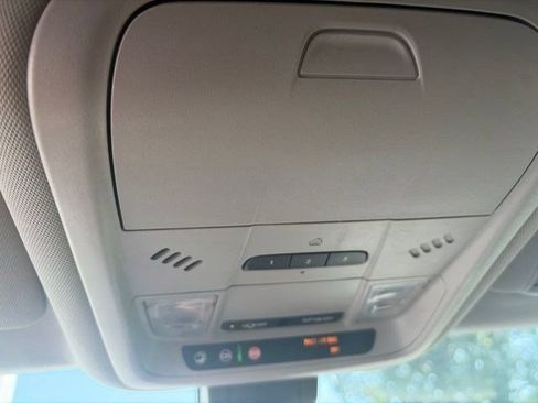 Used 2019 Chevrolet Equinox LT w/ Driver Convenience Package FWD image 29