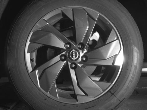 Used 2025 Nissan Rogue SV FWD image 14