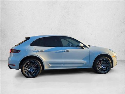 Used 2017 Porsche Macan Turbo image 4