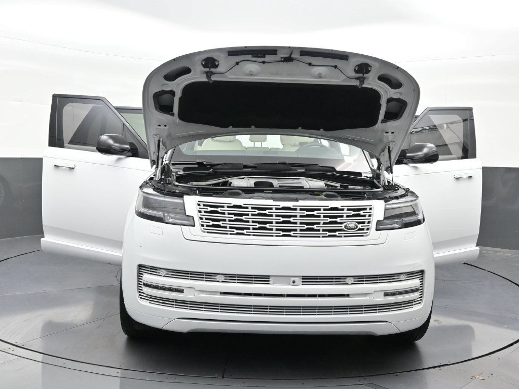 Used 2024 Land Rover Range Rover Long Wheelbase SE AWD/4WD image 36