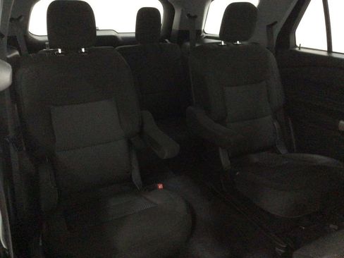 Used 2023 Ford Explorer XLT w/ Class IV Trailer Tow Package AWD/4WD image 29