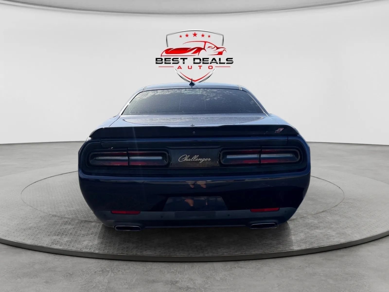 Used 2017 Dodge Challenger GT w/ Driver Convenience Group AWD/4WD image 4