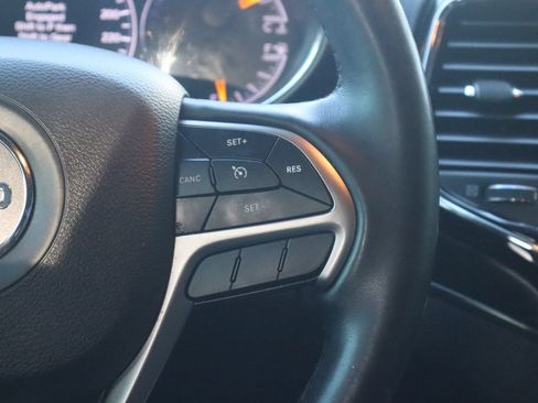 Used 2019 Jeep Grand Cherokee Limited w/ Luxury Group II AWD/4WD image 16