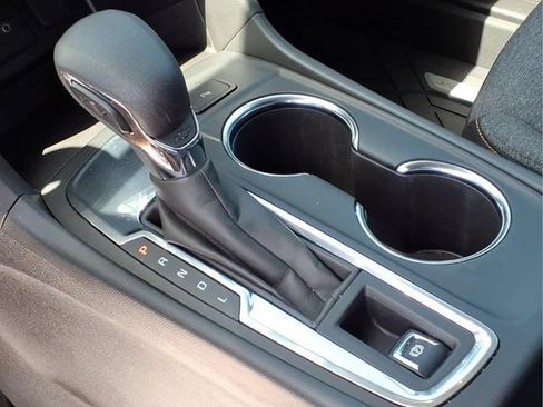 Used 2024 Chevrolet Equinox LT w/ LPO, Floor Liner Package FWD image 9