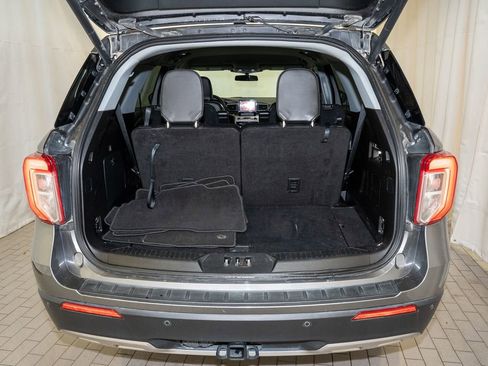 Used 2021 Ford Explorer XLT w/ Equipment Group 202A image 6