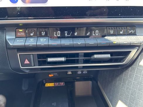 Used 2025 Toyota Camry XLE w/ Premium Plus Package image 15