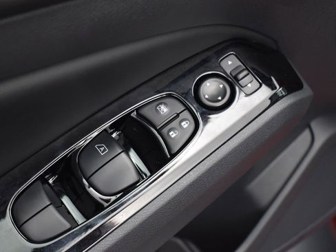 Certified 2025 Nissan Altima 2.5 SR image 6