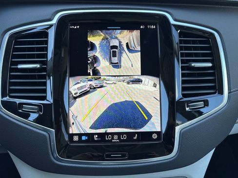 New 2025 Volvo XC90 B6 Ultra image 9