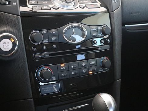 Used 2017 INFINITI QX70 AWD w/ Premium Package image 17
