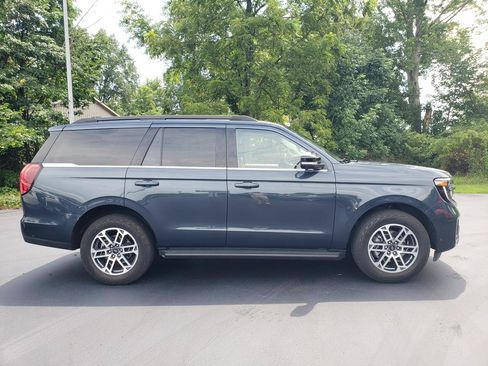 Used 2025 Ford Expedition Active AWD/4WD image 4