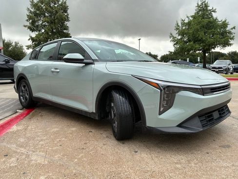 Used 2025 Kia K4 FWD image 4