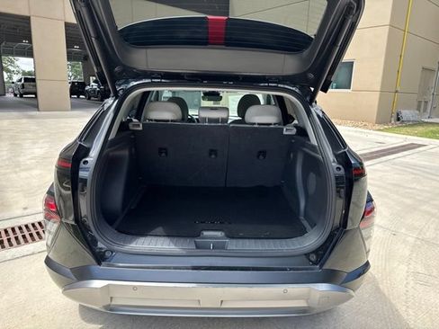 Used 2024 Hyundai Kona Limited FWD image 4